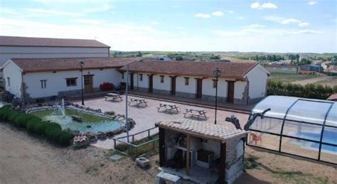 Top Hotels in Villamor de los Escuderos .